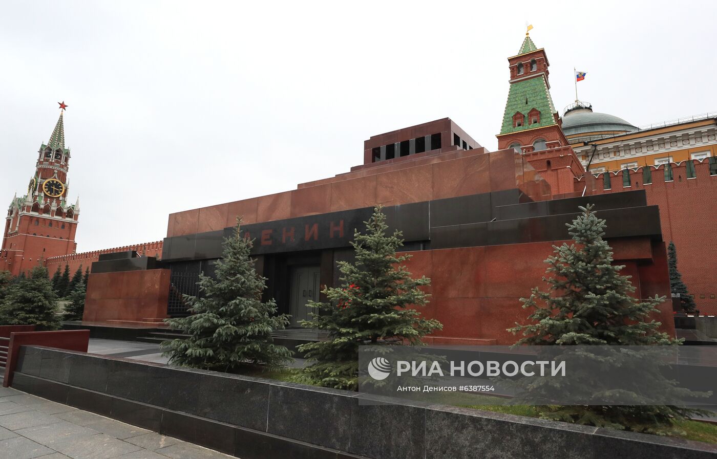 С 17 ноября закрывается допуск посетителей в Мавзолей Ленина и к некрополю у Кремлевской стены