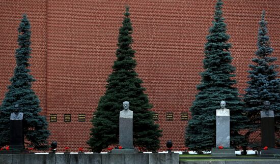 С 17 ноября закрывается допуск посетителей в Мавзолей Ленина и к некрополю у Кремлевской стены