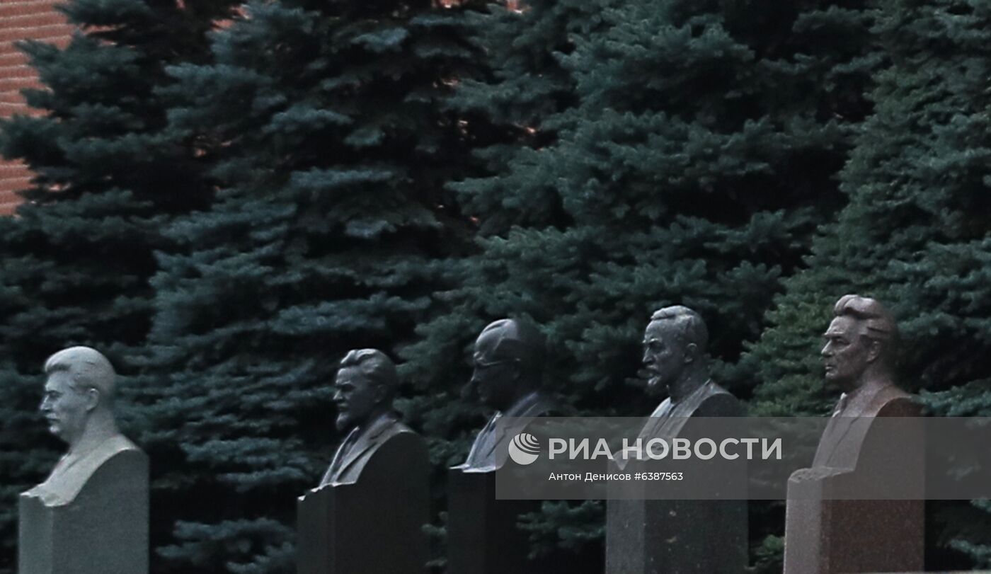 С 17 ноября закрывается допуск посетителей в Мавзолей Ленина и к некрополю у Кремлевской стены