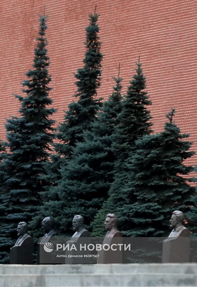 С 17 ноября закрывается допуск посетителей в Мавзолей Ленина и к некрополю у Кремлевской стены