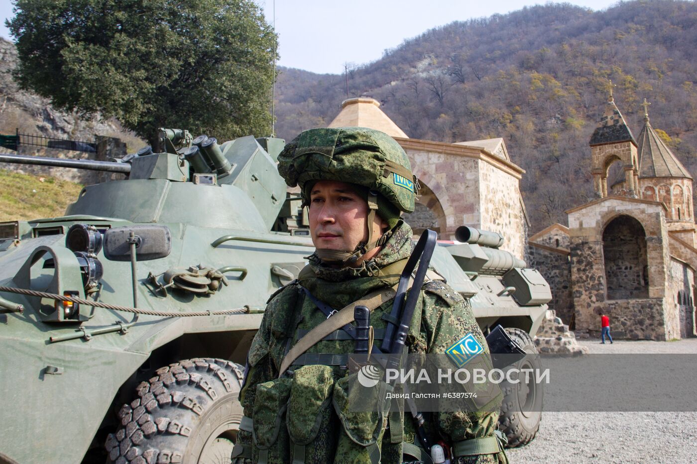Российские миротворцы выставили наблюдательный пост у монастыря Дадиванк в Карабахе