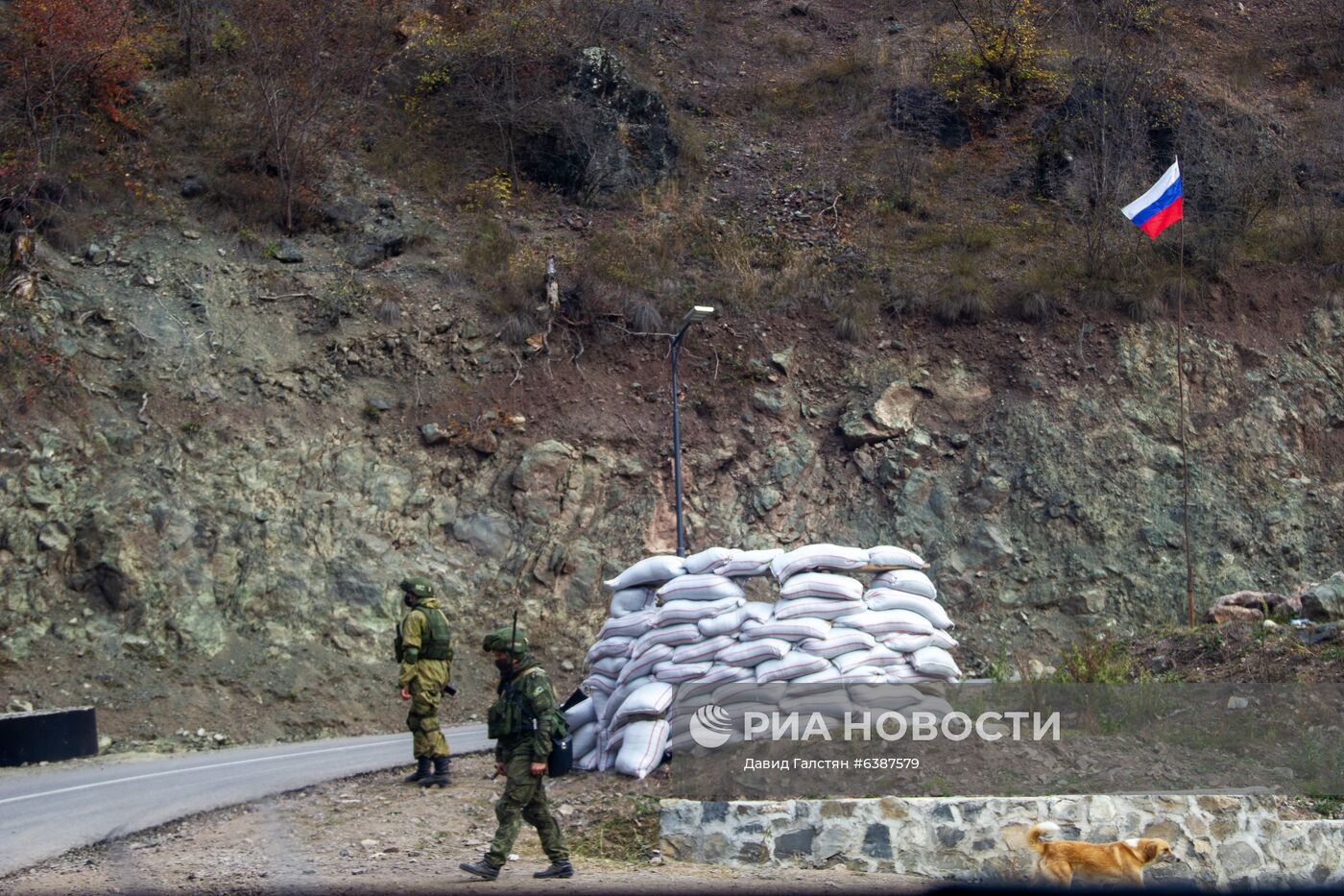 Российские миротворцы выставили наблюдательный пост у монастыря Дадиванк в Карабахе