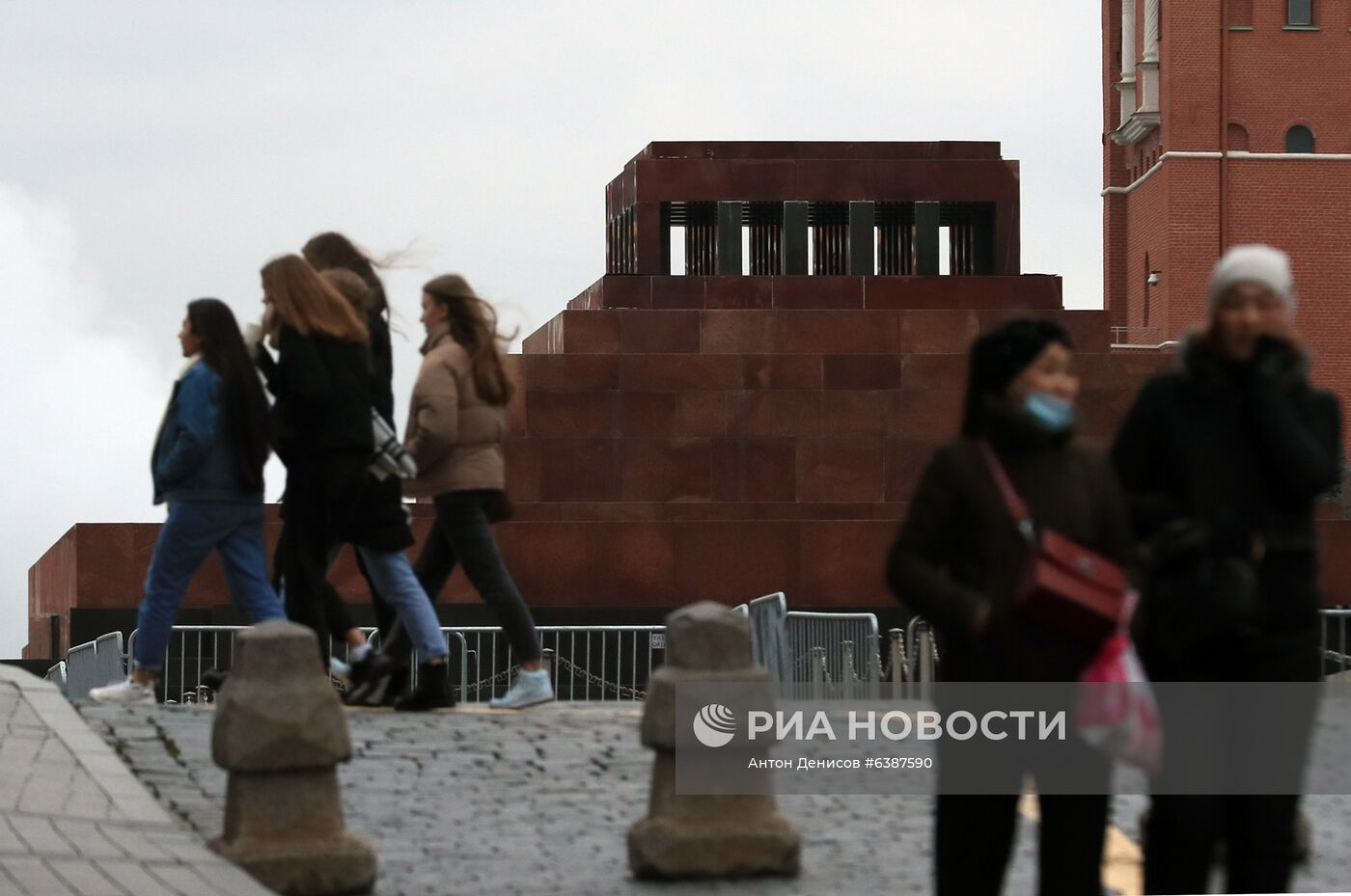 С 17 ноября закрывается допуск посетителей в Мавзолей Ленина и к некрополю у Кремлевской стены