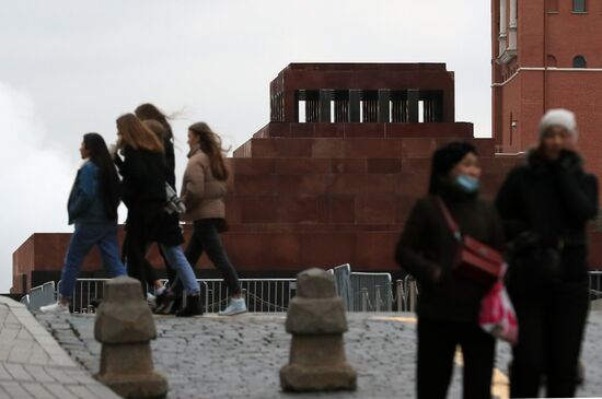 С 17 ноября закрывается допуск посетителей в Мавзолей Ленина и к некрополю у Кремлевской стены