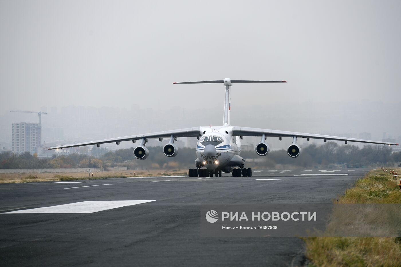 Продолжается доставка в Армению техники для российского миротворческого контингента