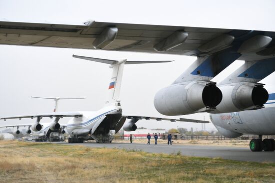 Продолжается доставка в Армению техники для российского миротворческого контингента