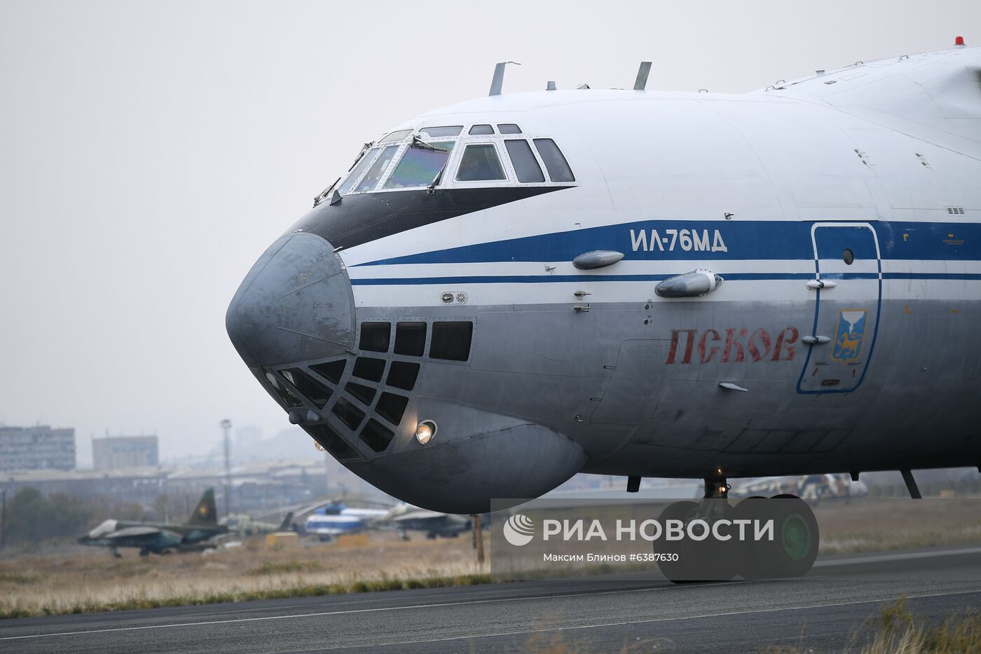 Продолжается доставка в Армению техники для российского миротворческого контингента