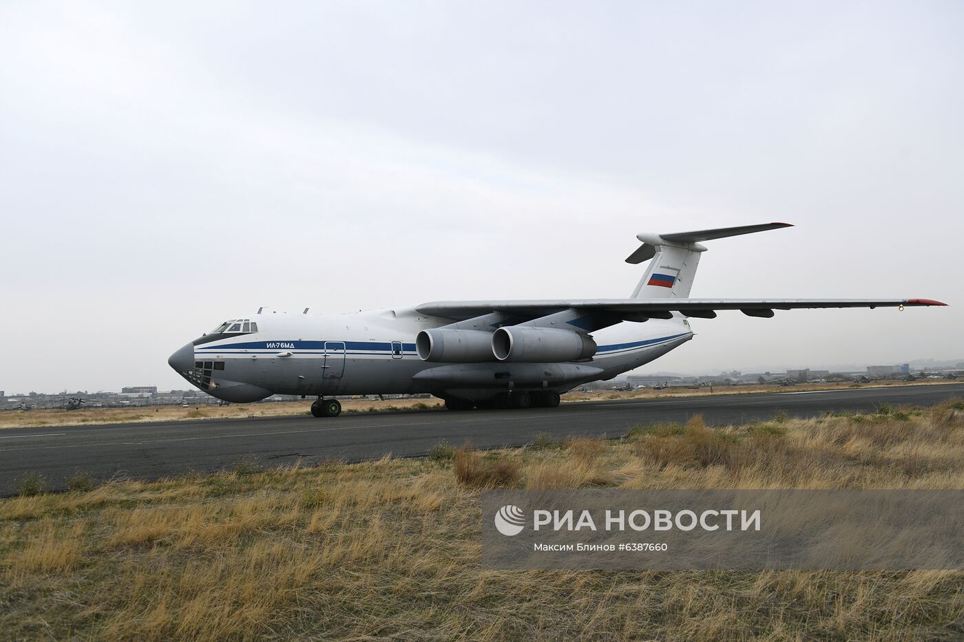 Продолжается доставка в Армению техники для российского миротворческого контингента