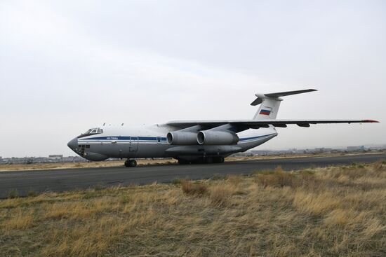 Продолжается доставка в Армению техники для российского миротворческого контингента
