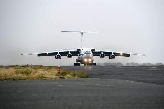 Продолжается доставка в Армению техники для российского миротворческого контингента