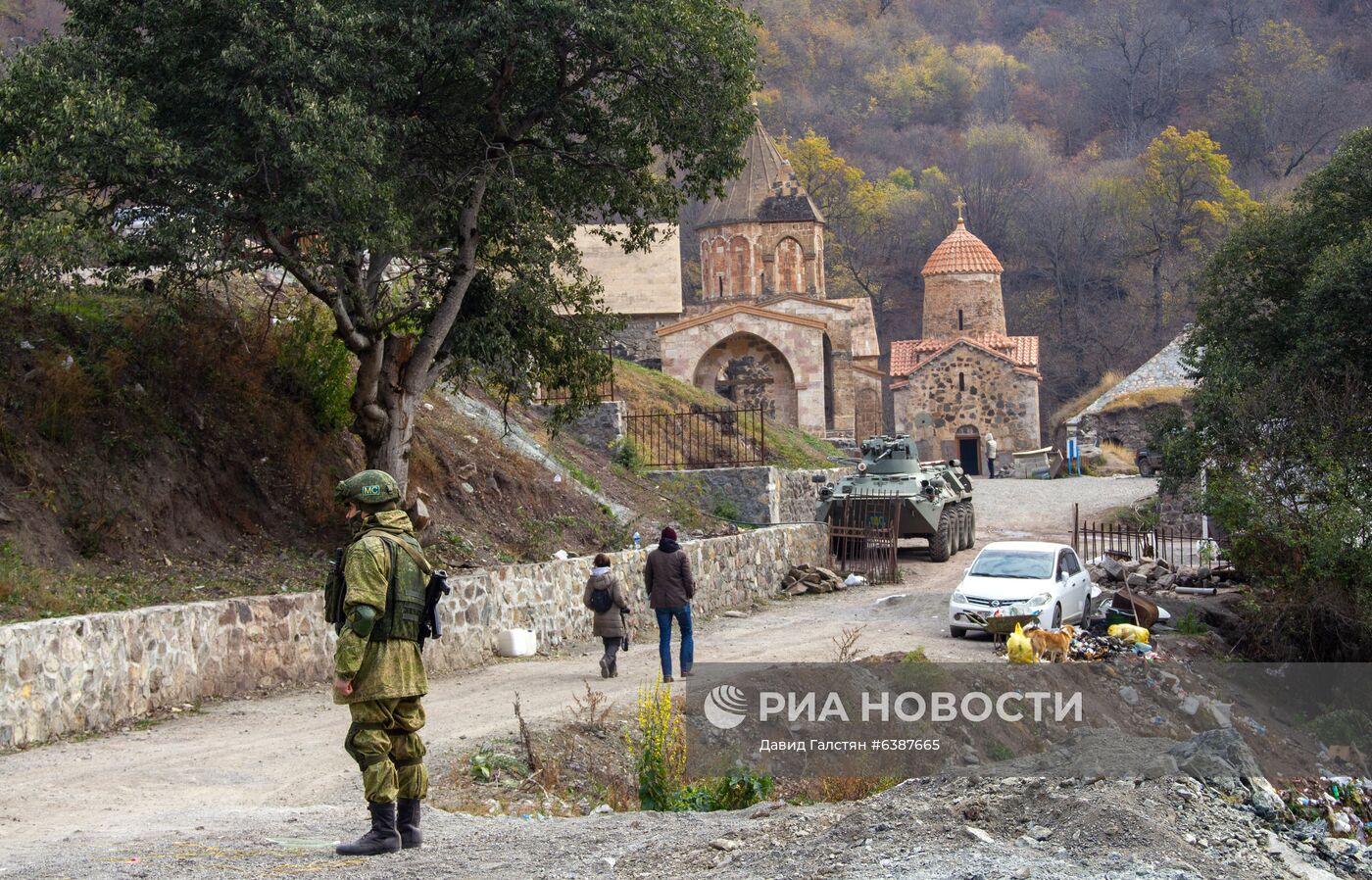 Российские миротворцы выставили наблюдательный пост у монастыря Дадиванк в Карабахе
