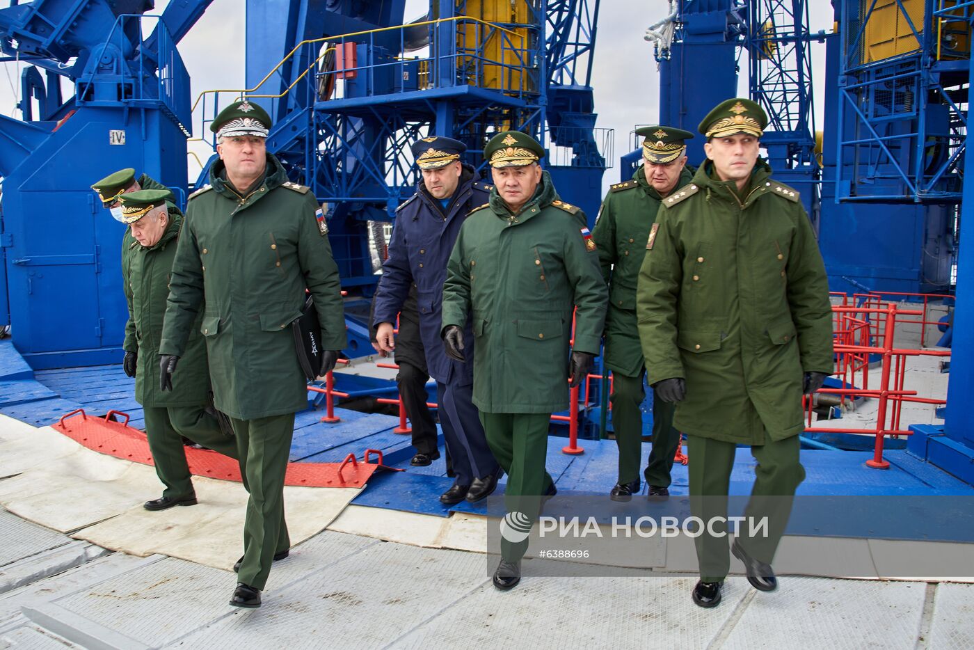 Министр обороны РФ С. Шойгу прибыл с рабочей поездкой на космодром Плесецк