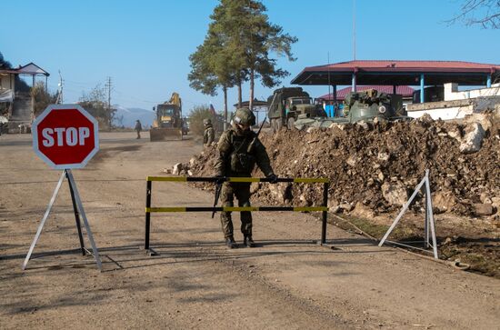 Открыто движение по Лачинскому коридору 