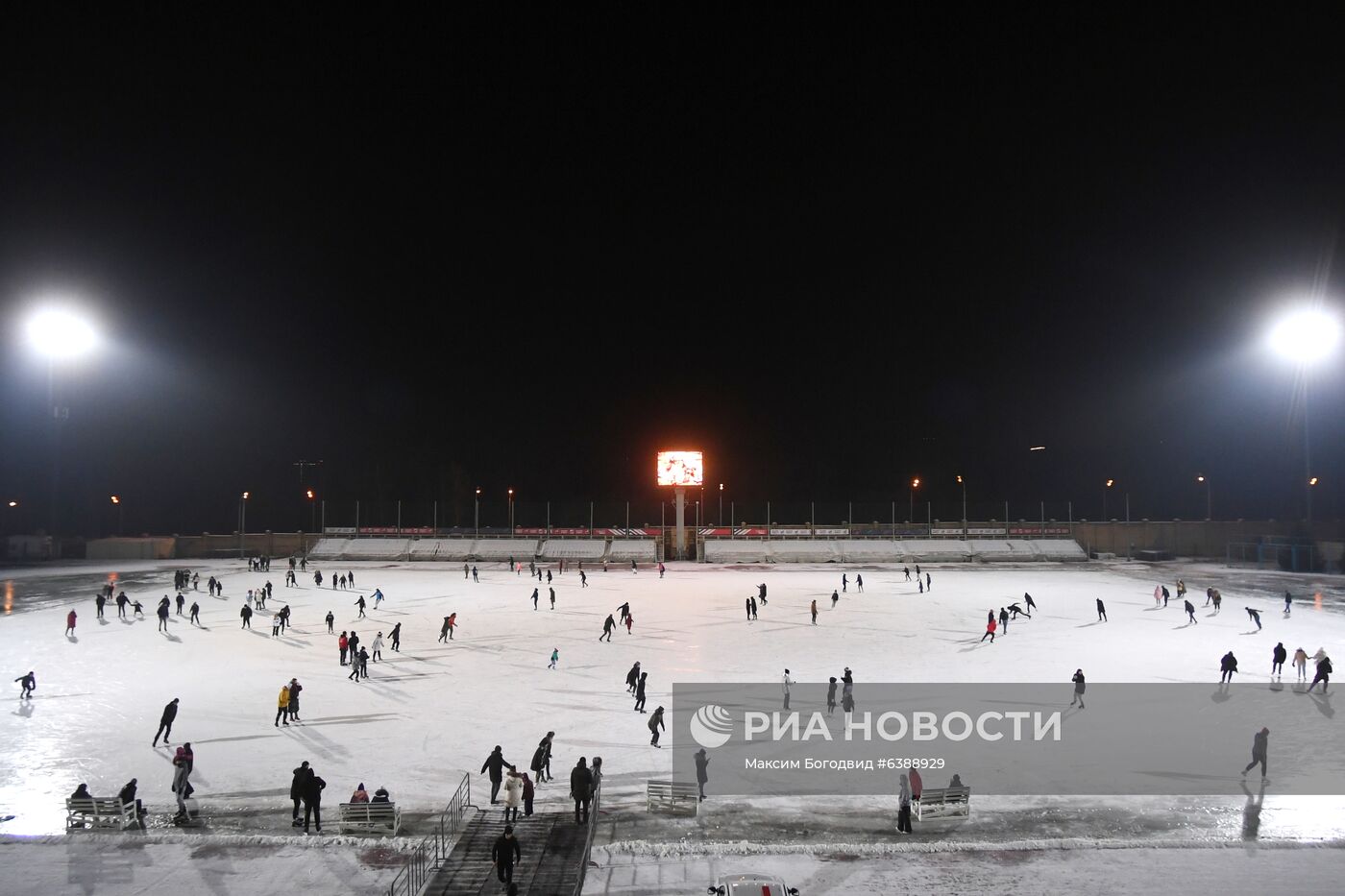 Открытие катка на стадионе "Трудовые резервы" в Казани
