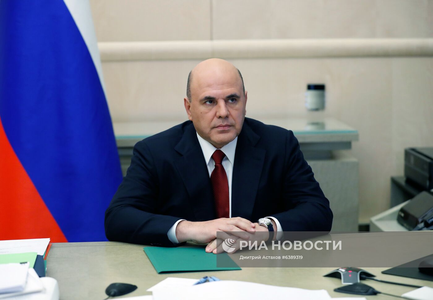 Президент РФ В. Путин провел совещание с членами правительства РФ