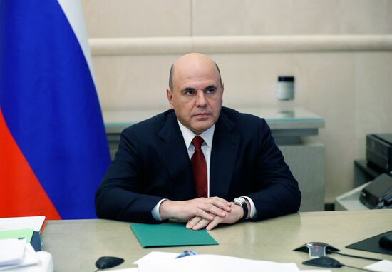 Президент РФ В. Путин провел совещание с членами правительства РФ