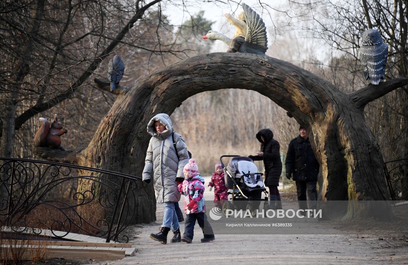 Открытие "Тропы сказок" в усадьбе Деда Мороза