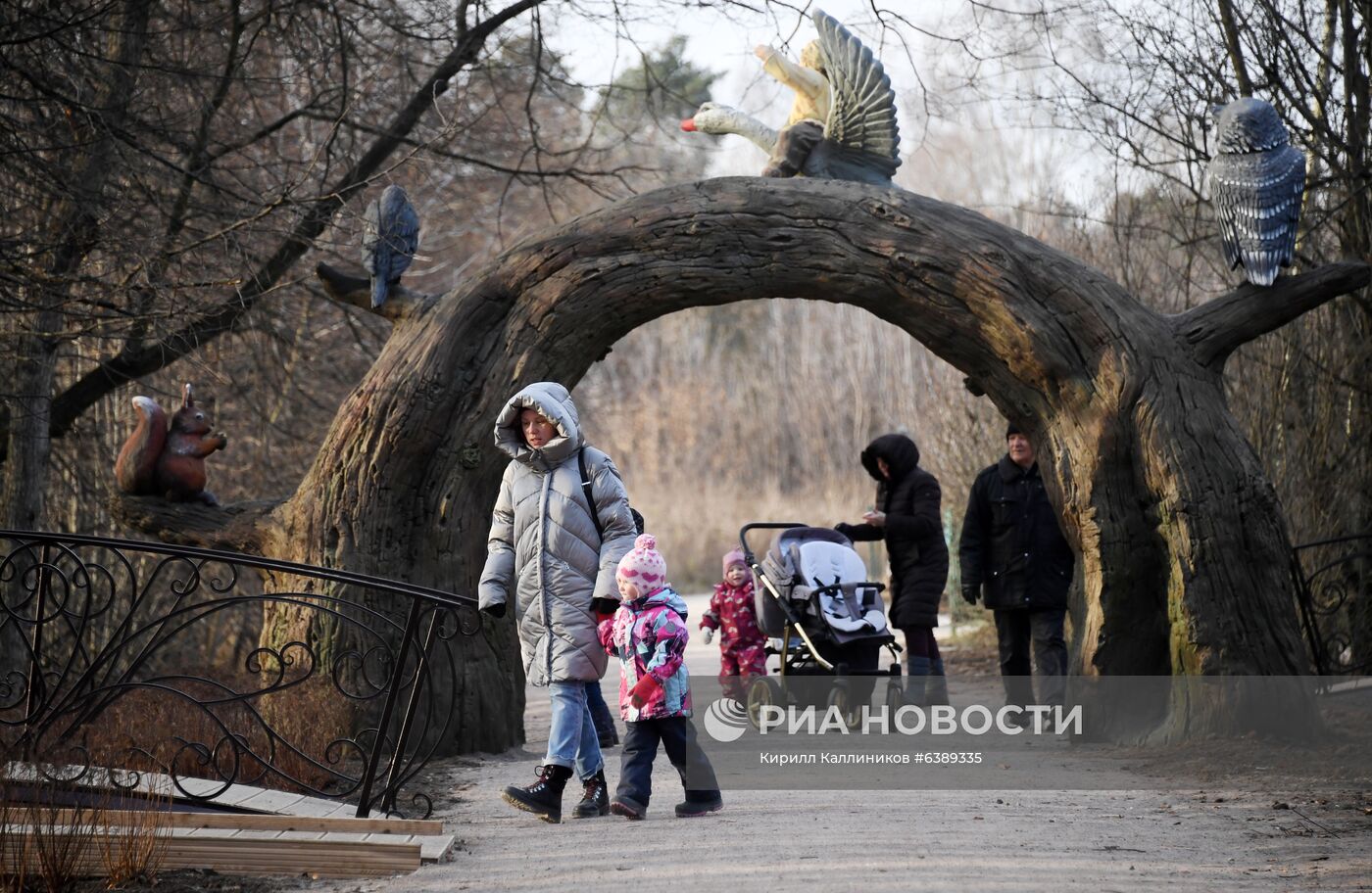 Открытие "Тропы сказок" в усадьбе Деда Мороза  