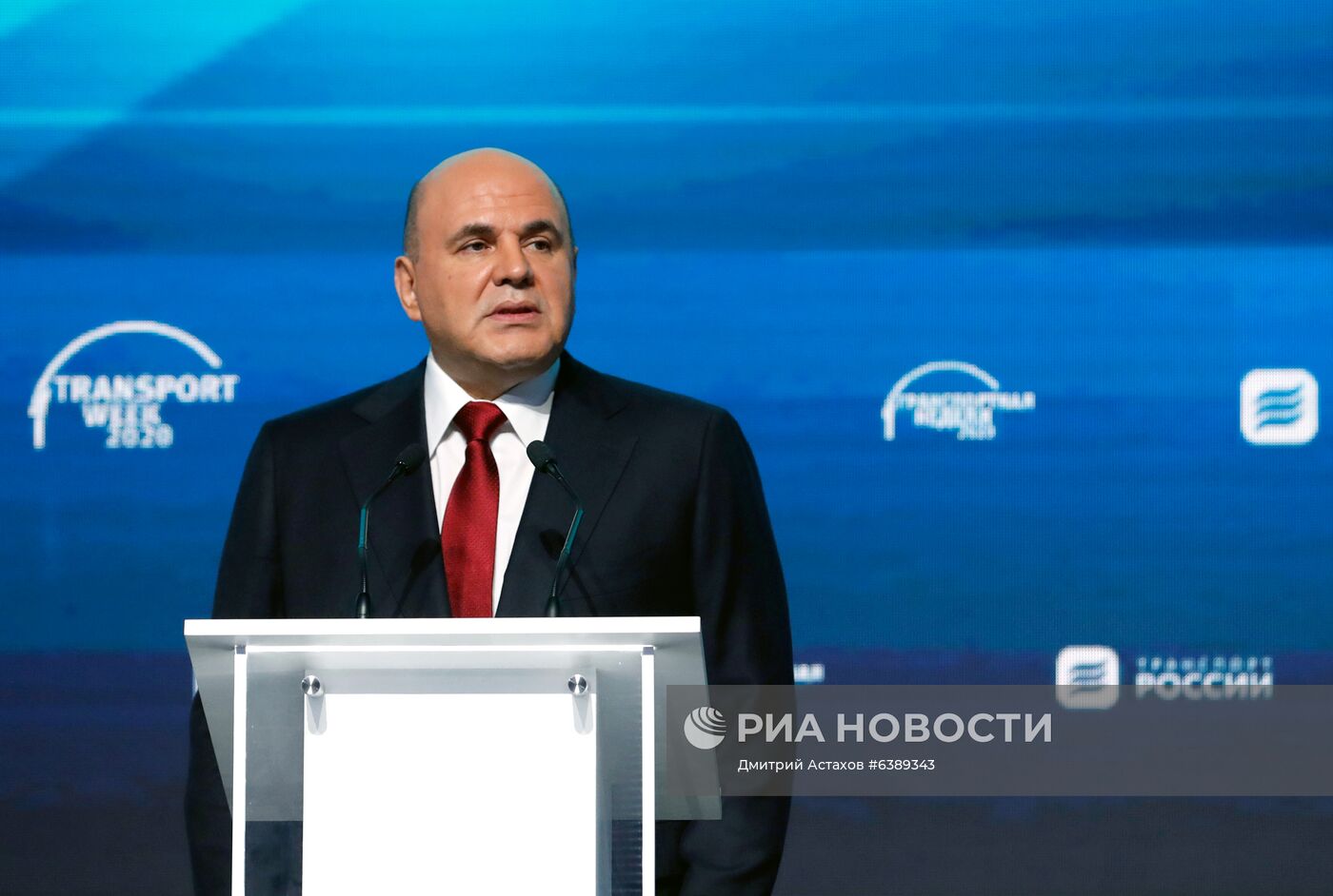 Премьер-министр РФ М. Мишустин посетил международный форум "Транспорт России"