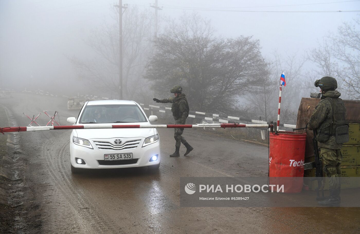 Нагорный Карабах. Российские миротворцы обеспечивают безопасность движения