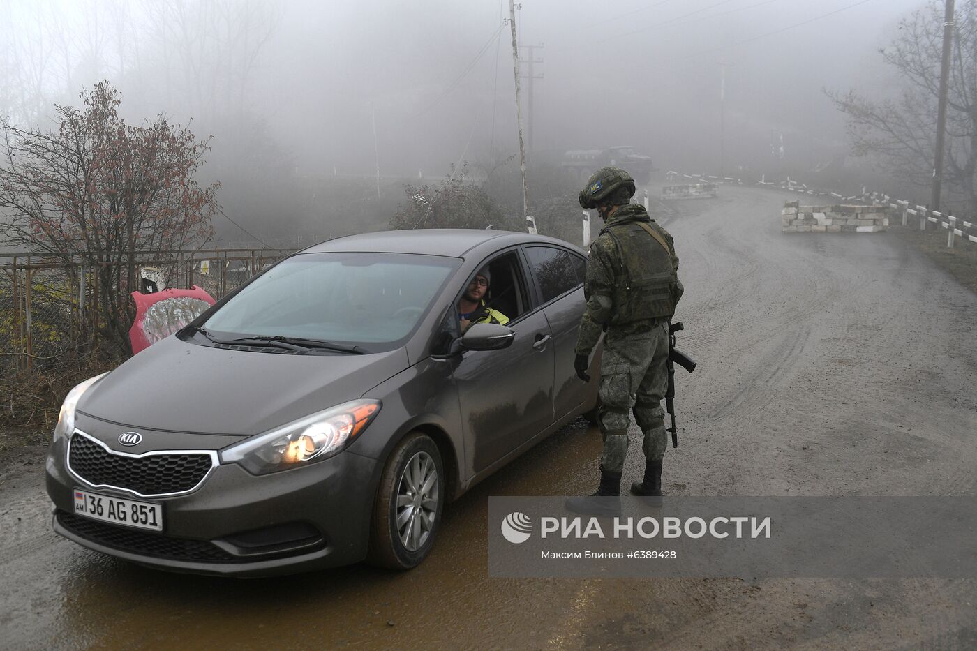 Нагорный Карабах. Российские миротворцы обеспечивают безопасность движения