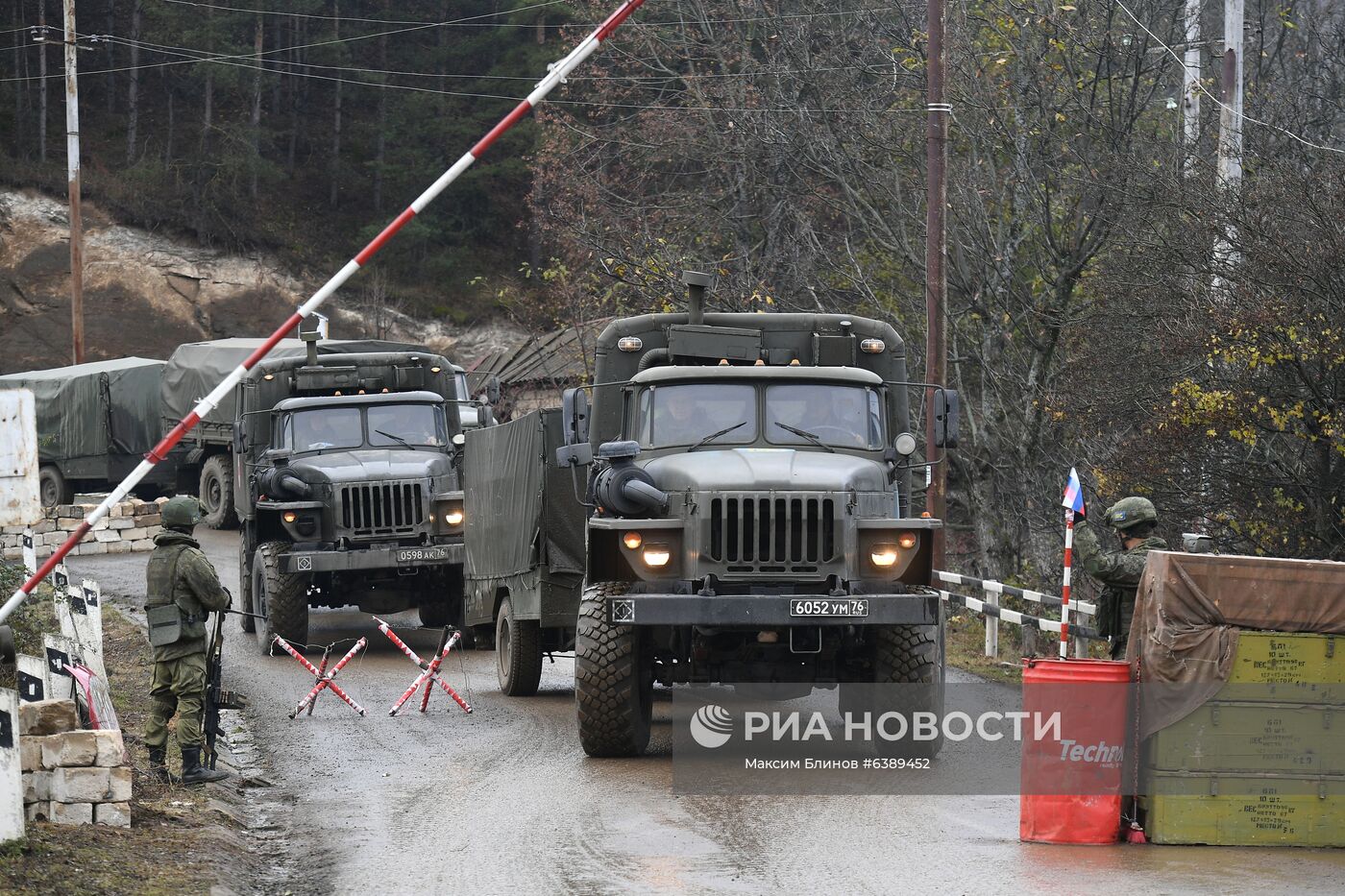 Нагорный Карабах. Российские миротворцы обеспечивают безопасность движения
