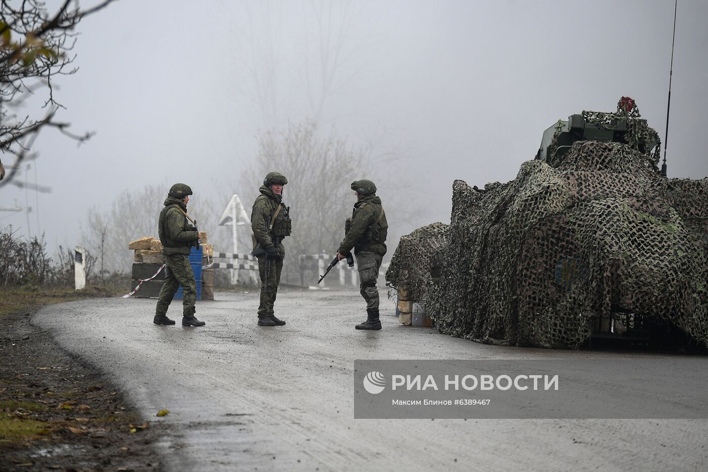 Нагорный Карабах. Российские миротворцы обеспечивают безопасность движения