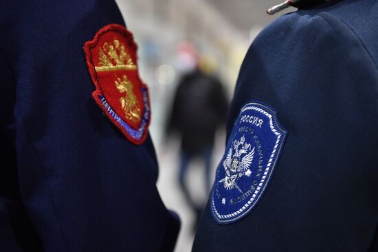 Профилактическая работа казаков-дружинников по соблюдению масочного режима в аэропорту Домодедово