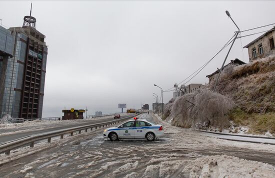 Последствия ледяного дождя во Владивостоке