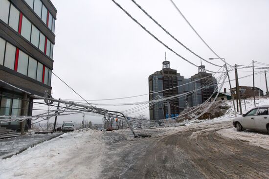 Последствия ледяного дождя во Владивостоке