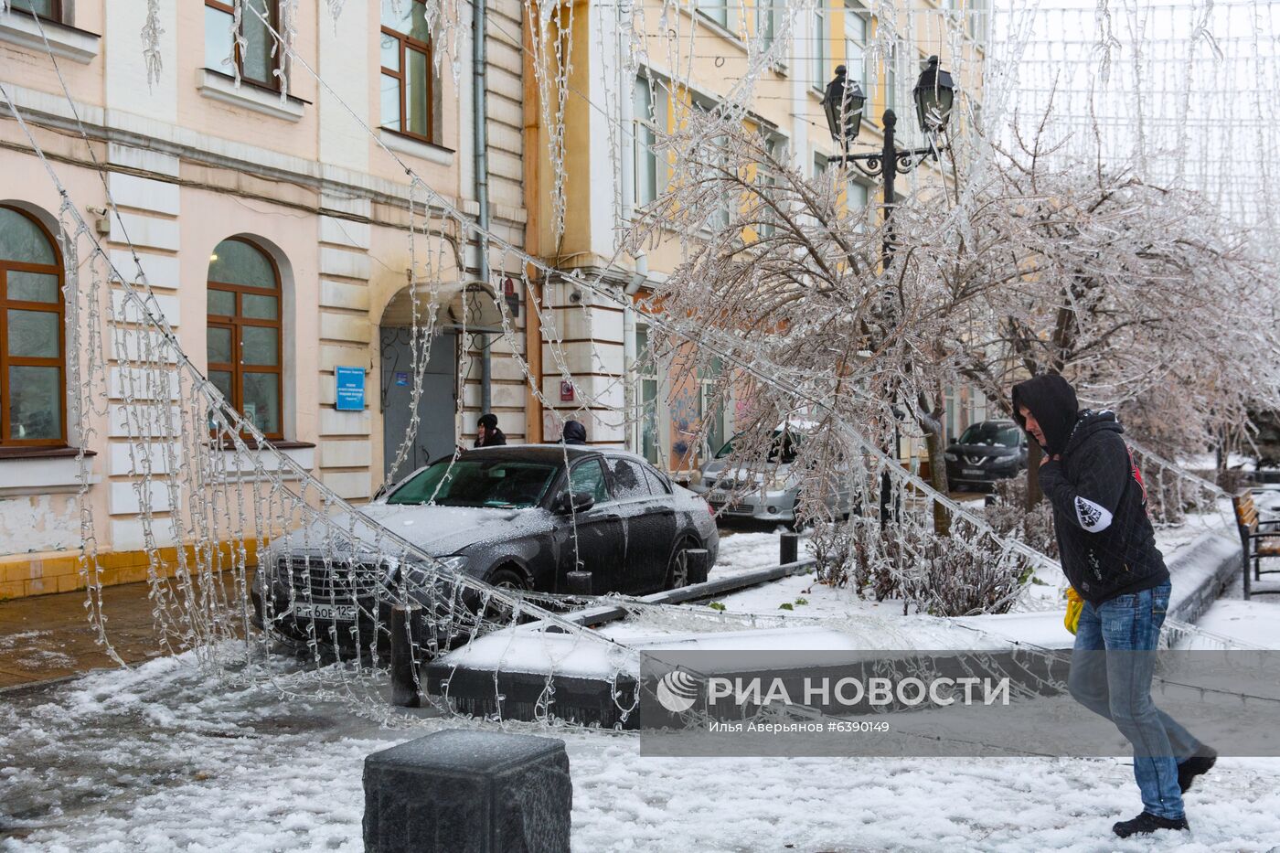 Последствия ледяного дождя во Владивостоке