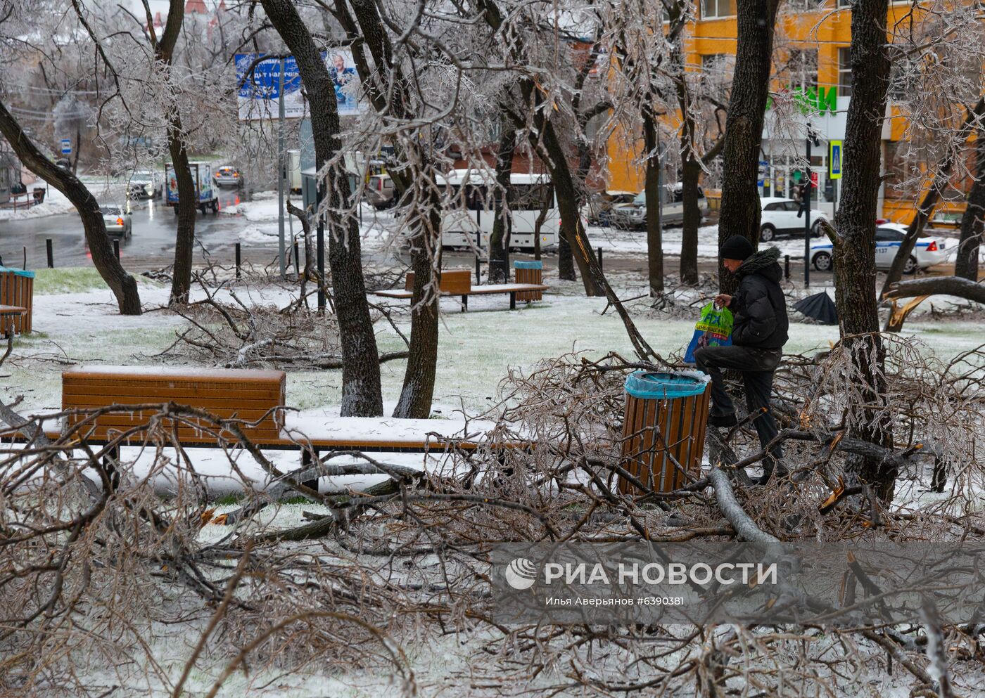 Последствия ледяного дождя во Владивостоке