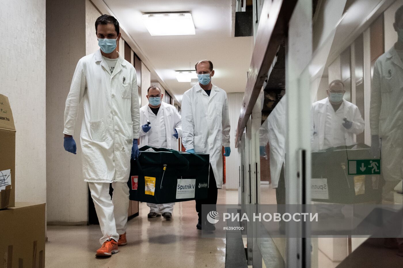 Российская вакцина от коронавируса доставлена в Венгрию