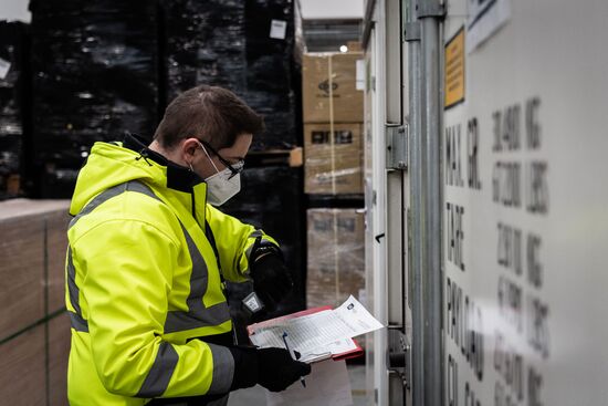 Российская вакцина от коронавируса доставлена в Венгрию