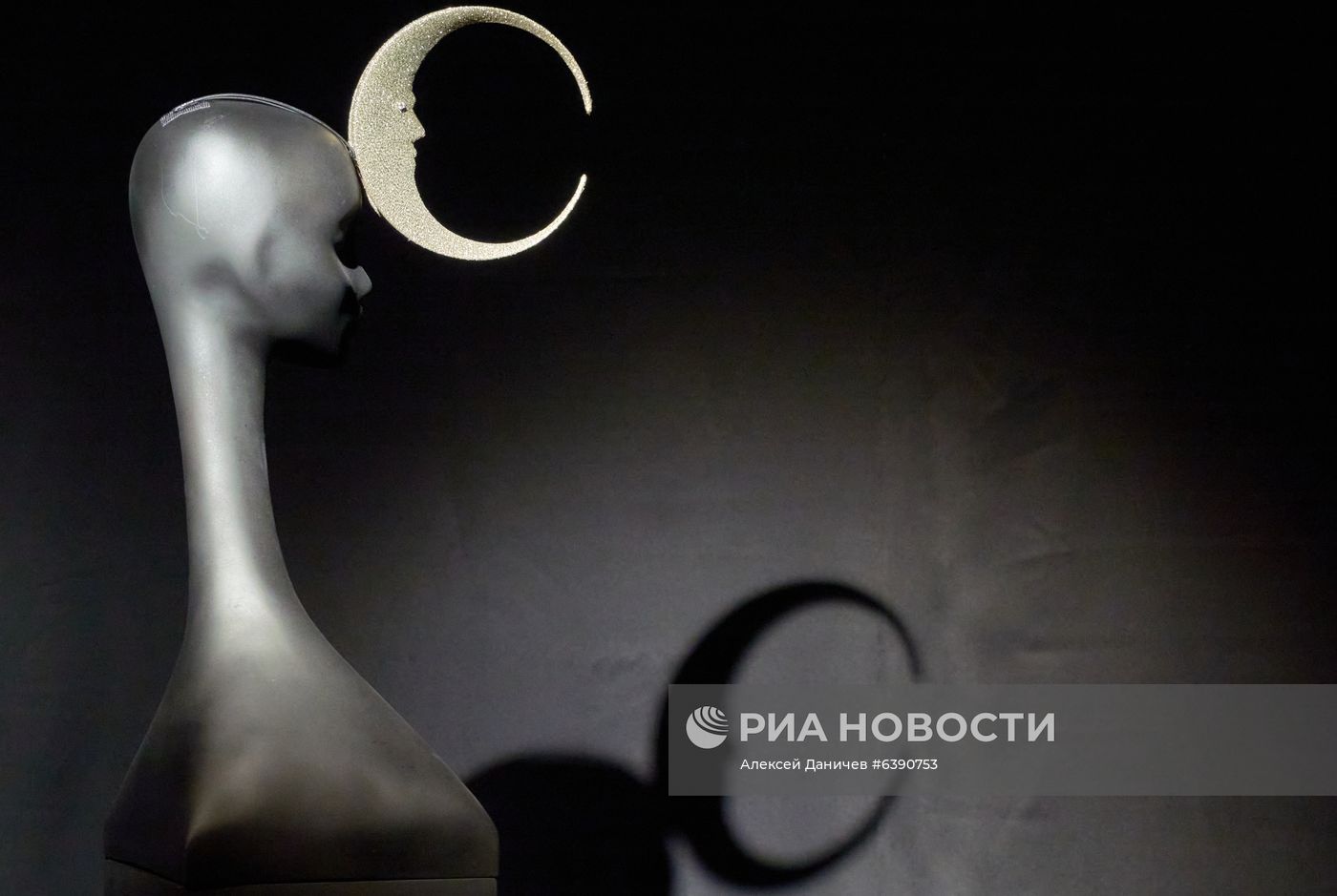 Выставка шляп Филипа Трейси в Санкт-Петербурге 