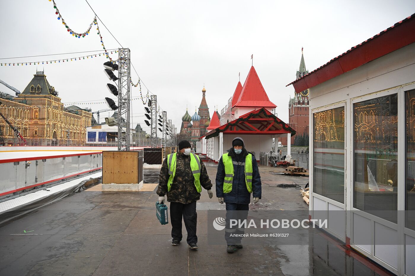 Заливка ГУМ-катка на Красной площади