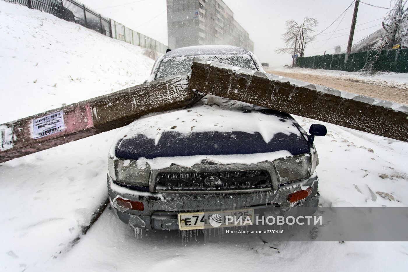 Последствия снежного циклона в Приморье 