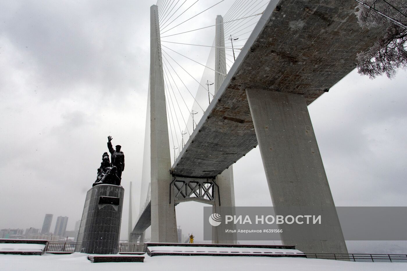 Последствия снежного циклона в Приморье 