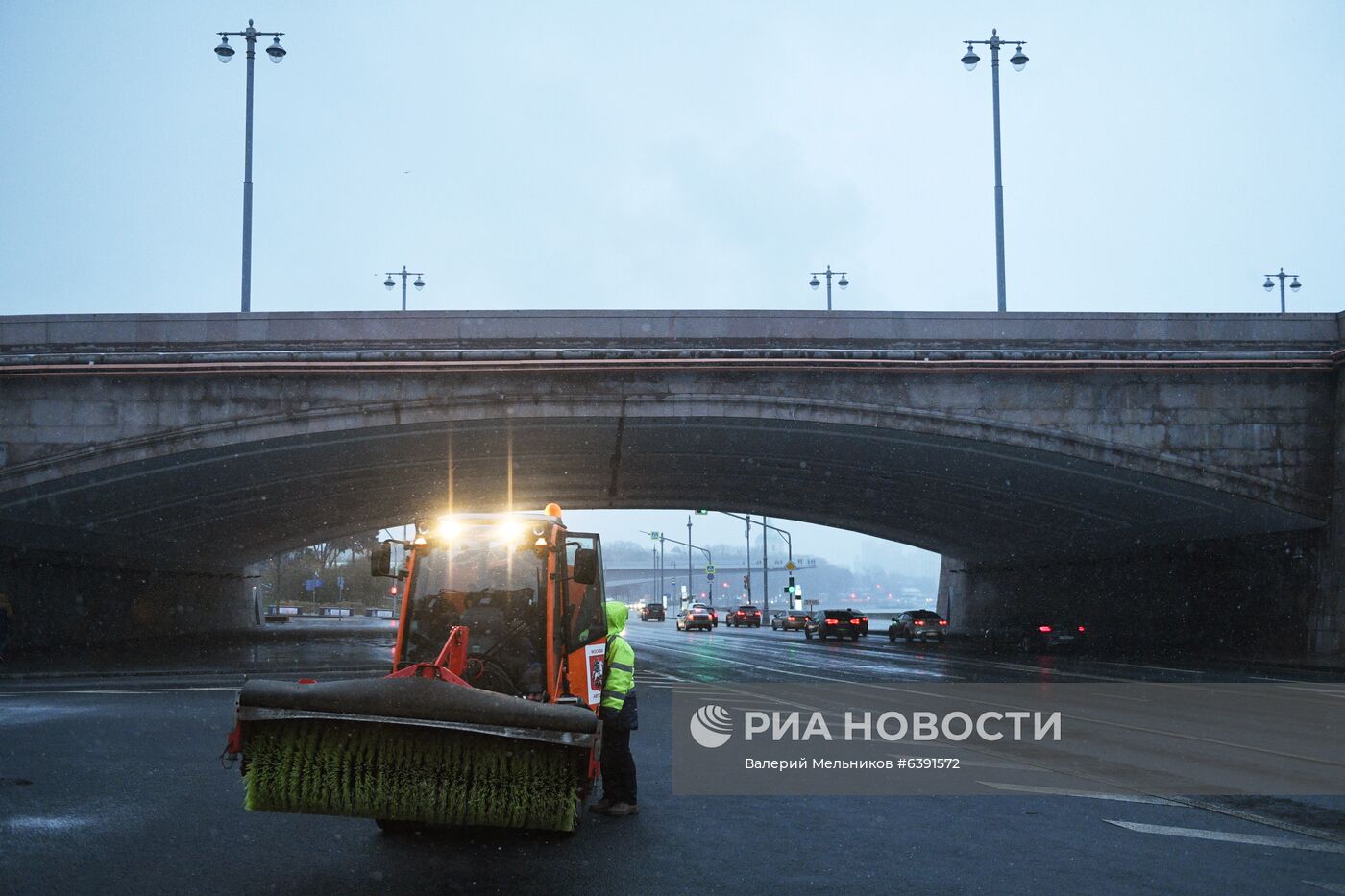 Снегоуборочные работы в Москве