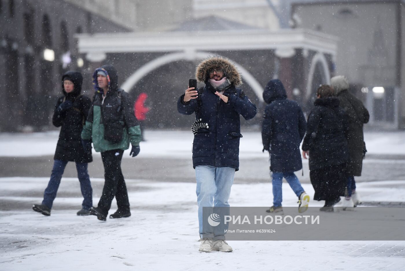 Снег в Москве