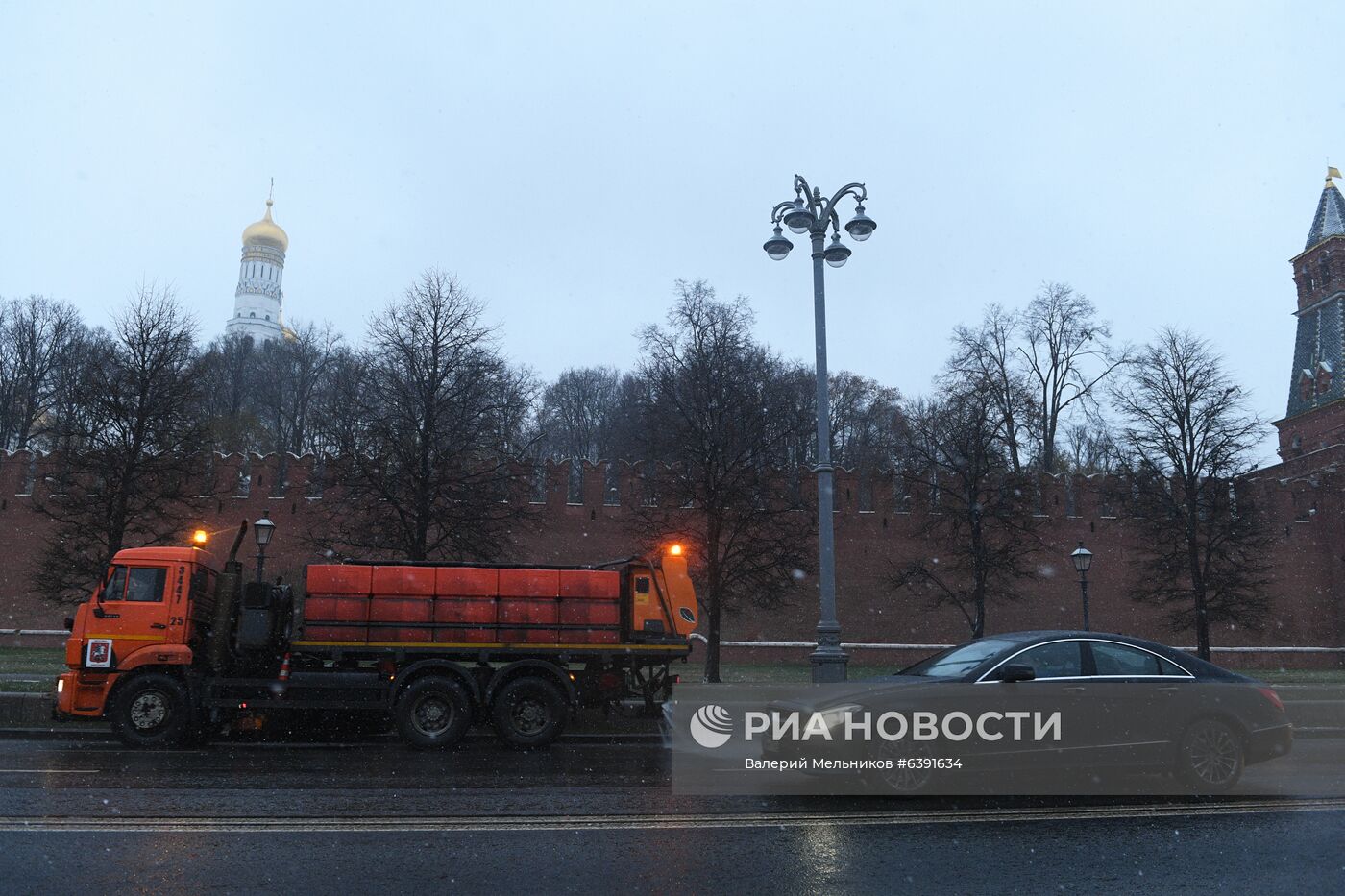 Снегоуборочные работы в Москве