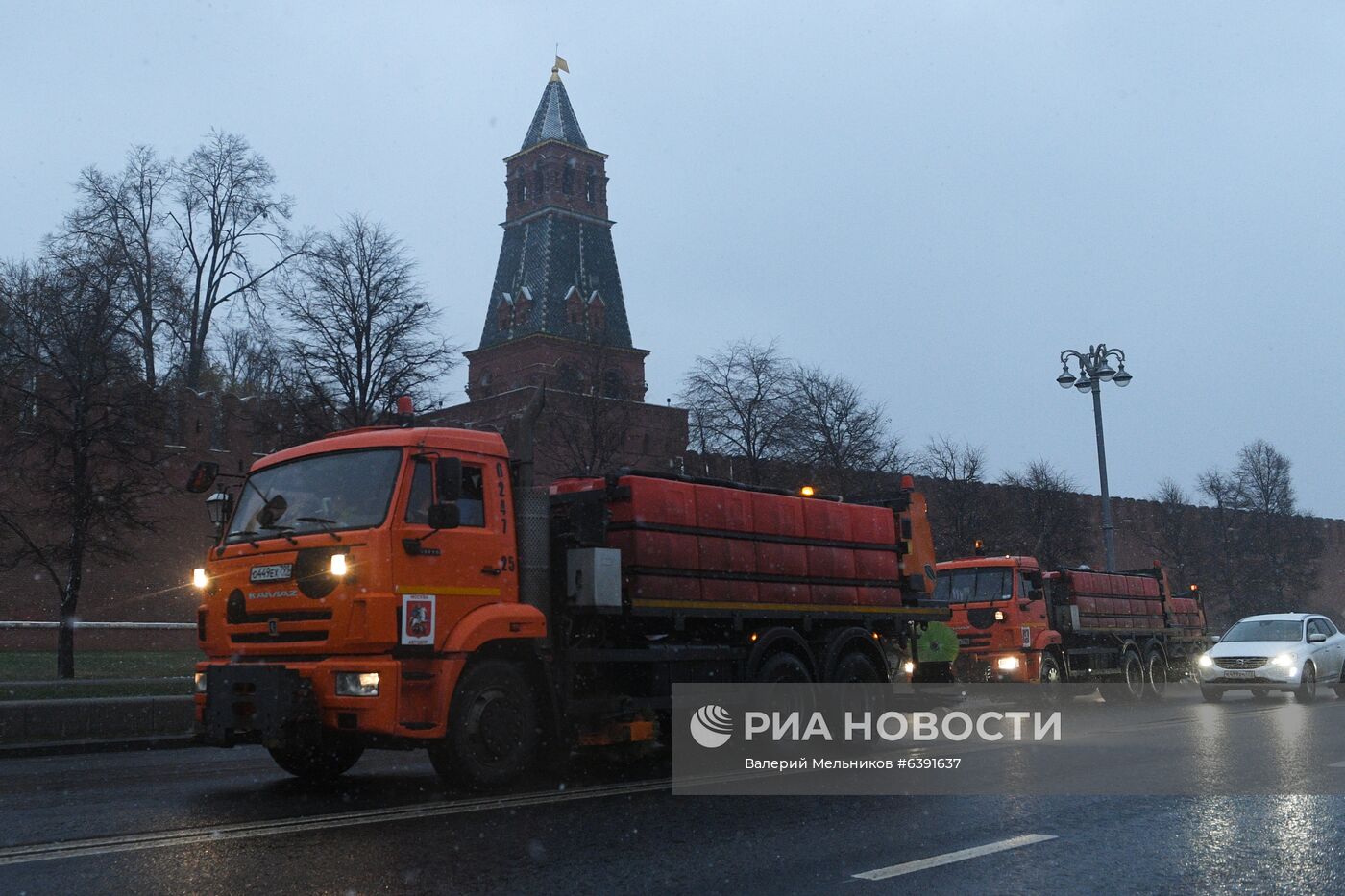 Снегоуборочные работы в Москве