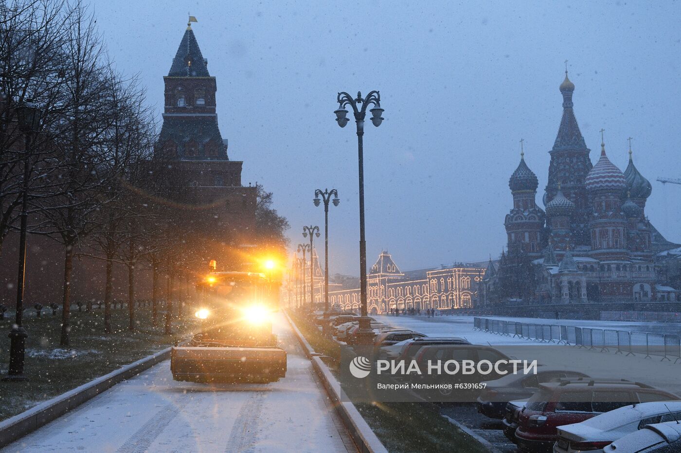 Снегоуборочные работы в Москве