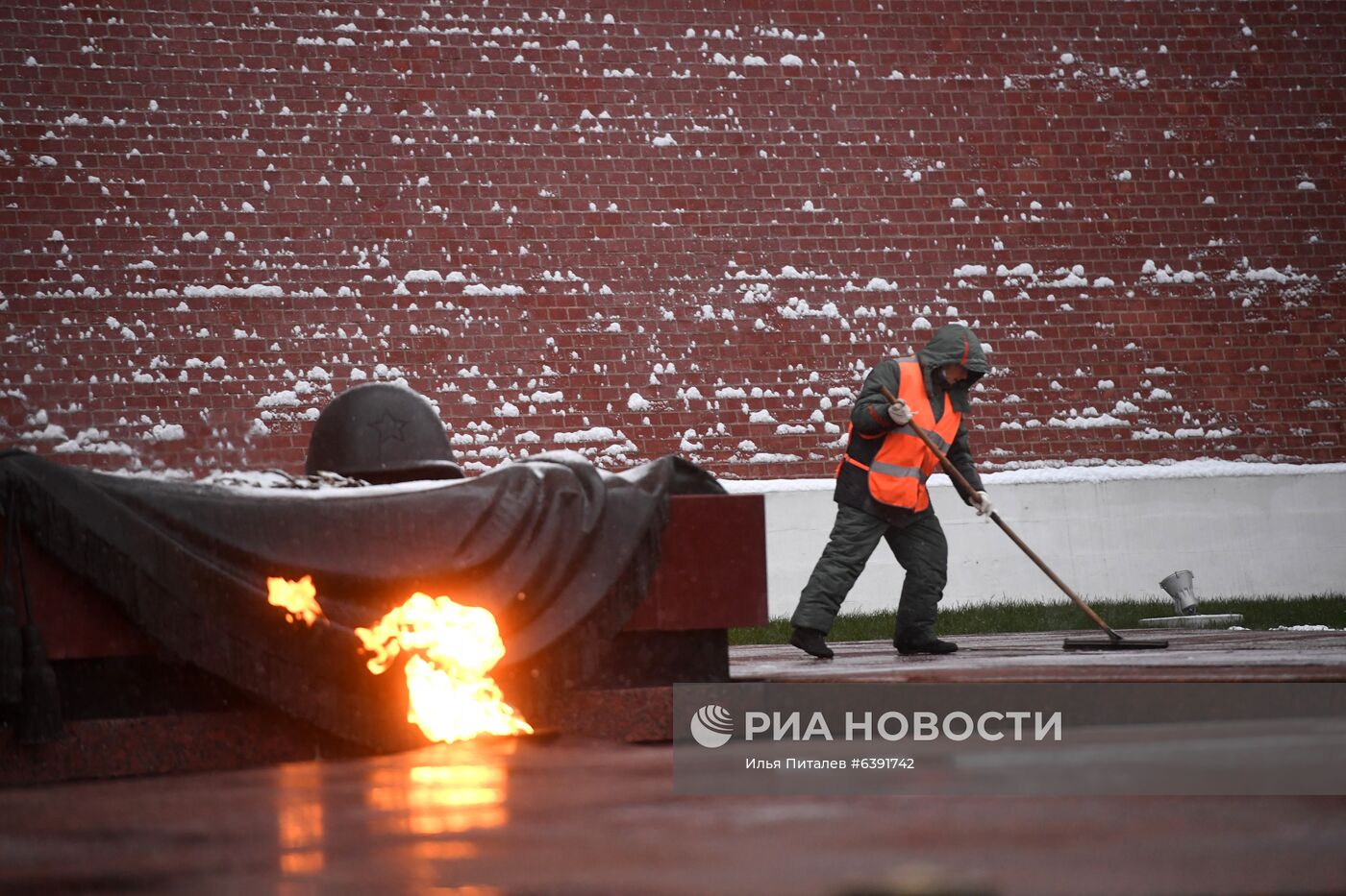 Снег в Москве