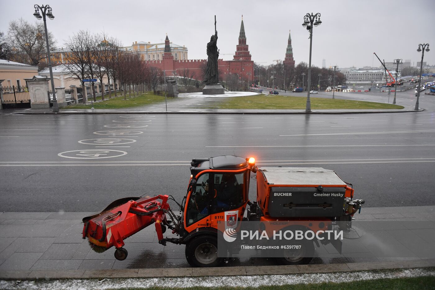 Снегоуборочные работы в Москве