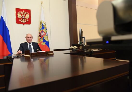 Президент РФ В. Путин провел совещание о российской миротворческой миссии в Нагорном Карабахе