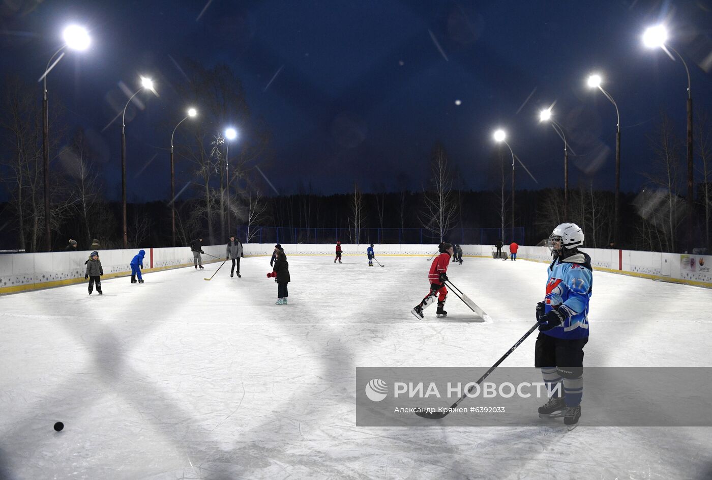 Открытие дворового катка в Новосибирске