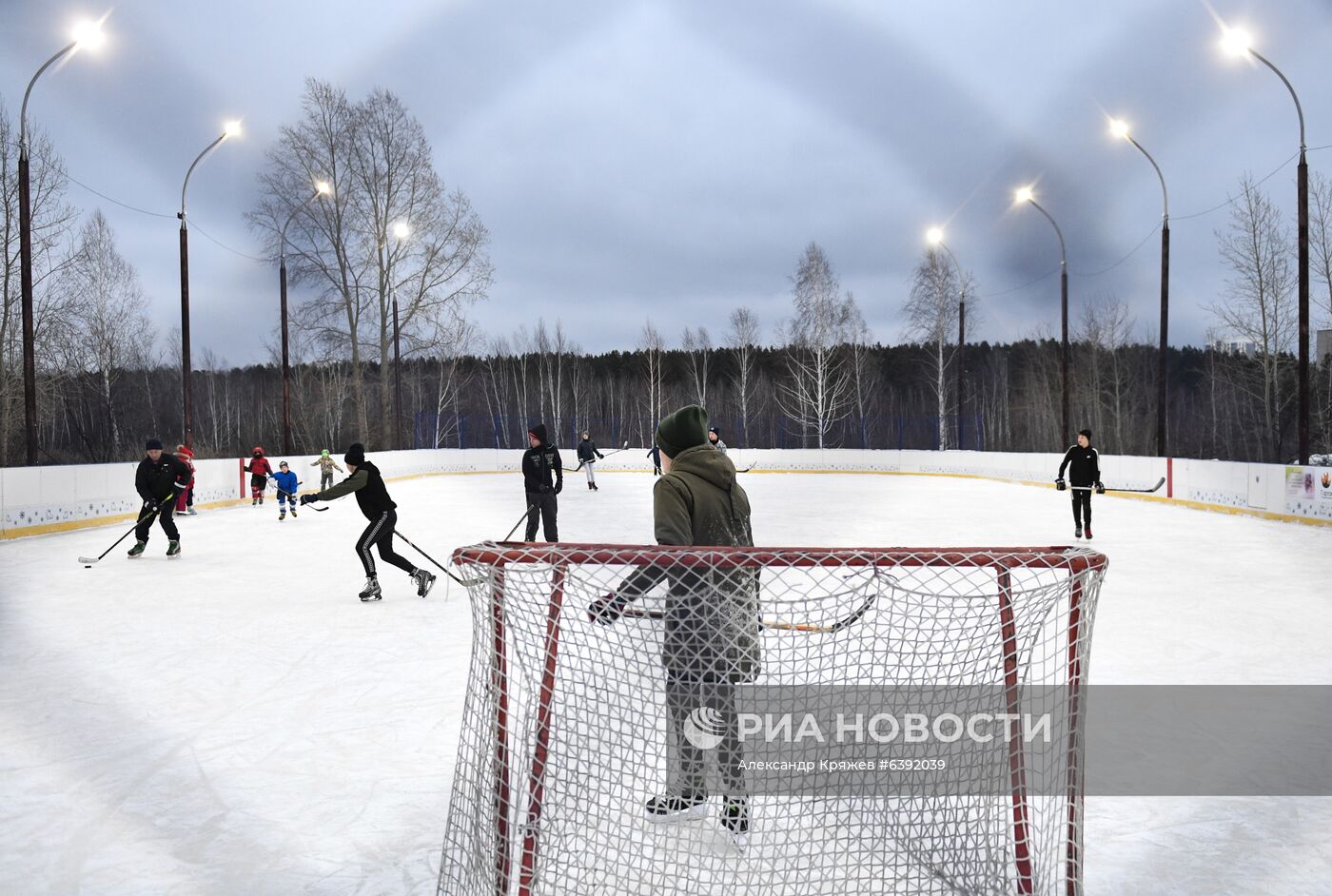 Открытие дворового катка в Новосибирске