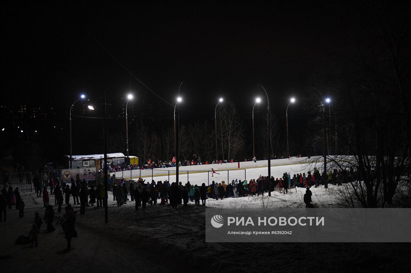 Открытие дворового катка в Новосибирске