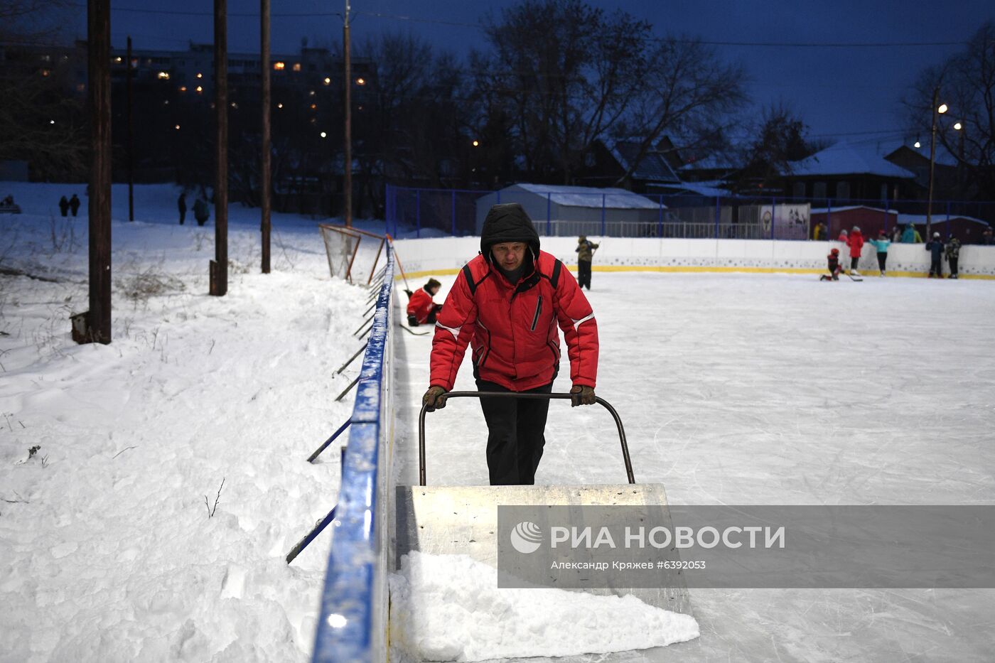 Открытие дворового катка в Новосибирске